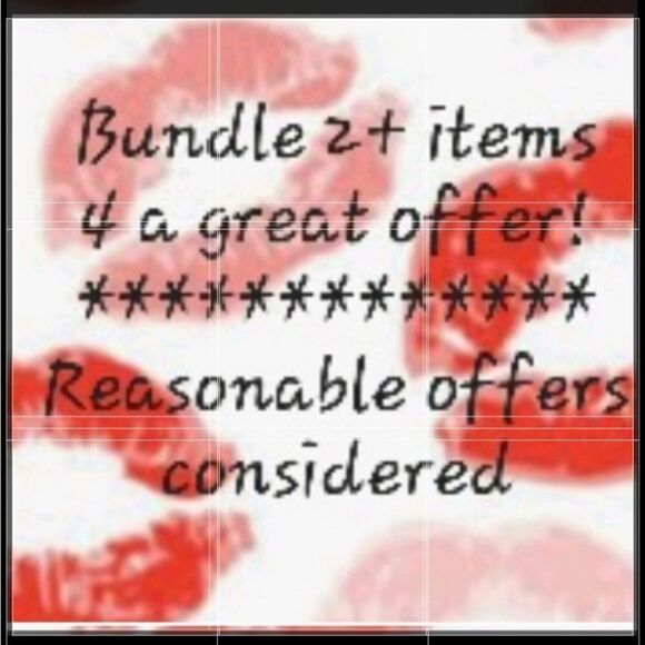 New PINEAPPLE RHINESTONE STUD EARRINGS - Picture 5 of 6